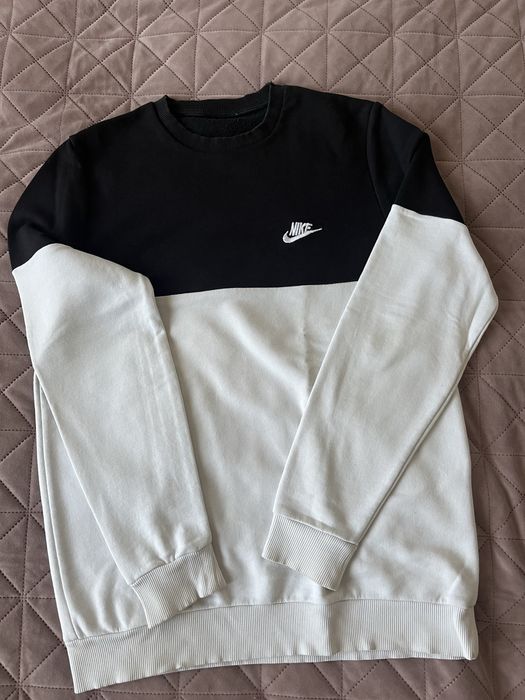 Bluza nike alb si negru