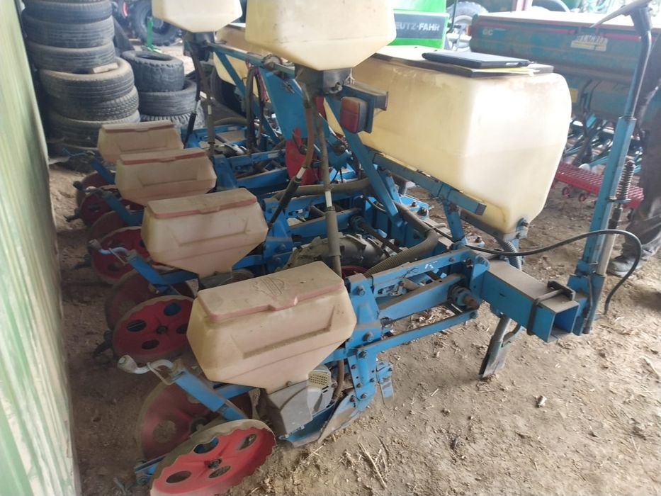 Semantoare de porumb monosem NG pe discuri cu 4 randuri