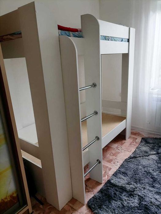 Продам двух ярусную кровать