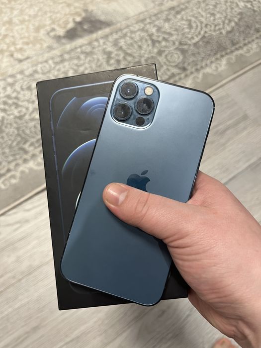 Продам айфон 12 про