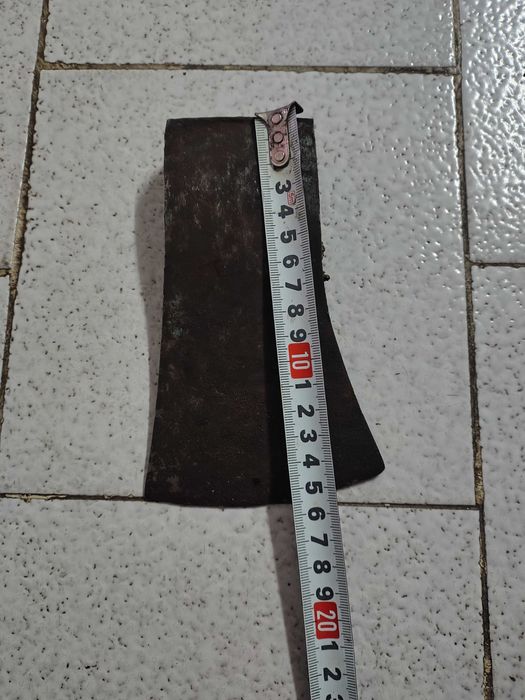 Стар топор брадва