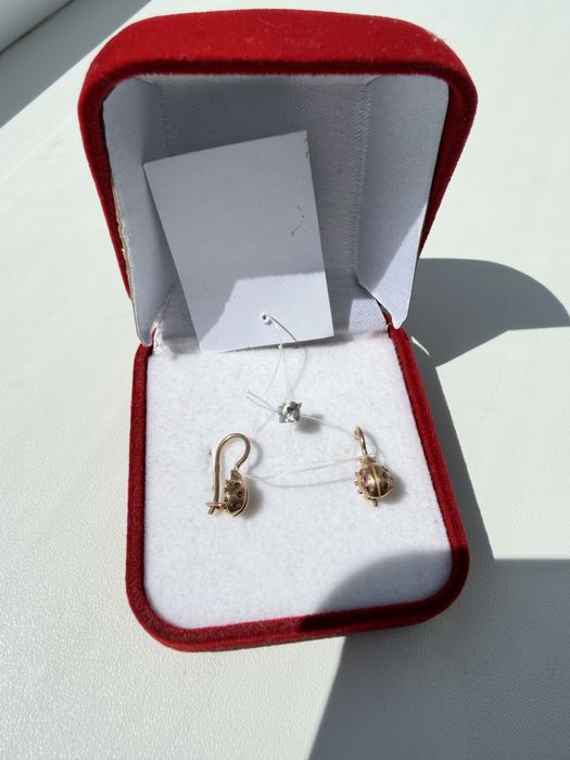 Продам золотые детские сережки