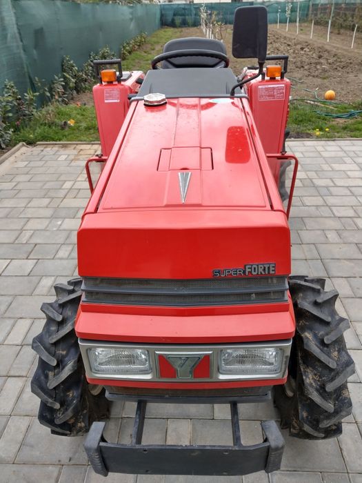 Tractor Yanmar 19 cp