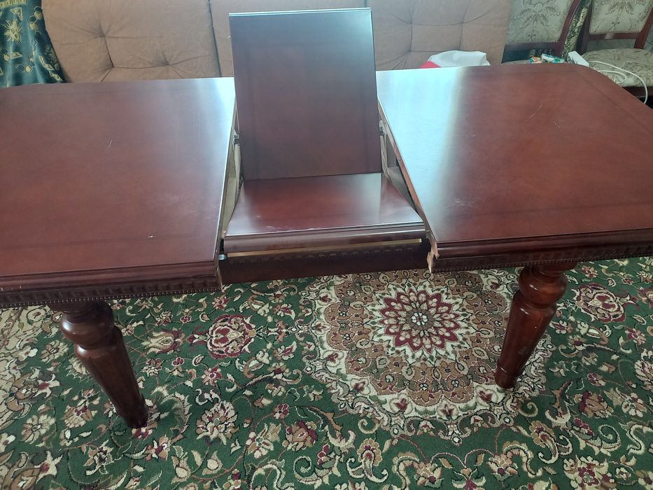 Продам стол со стульями,  дерево качество