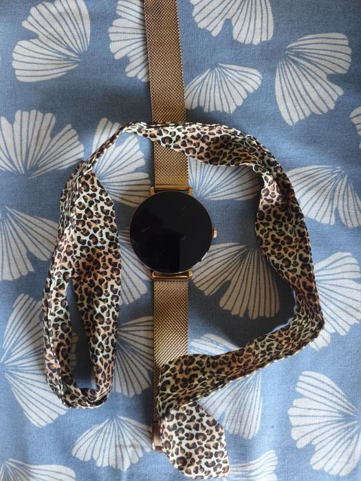 Vând smartwatch  Forever