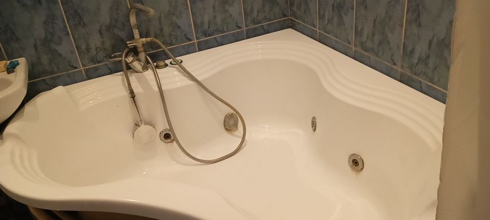 Ванна угловая. Продам 6 тыс тг