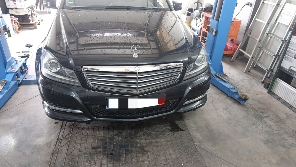 Решетка Mercedes W204
