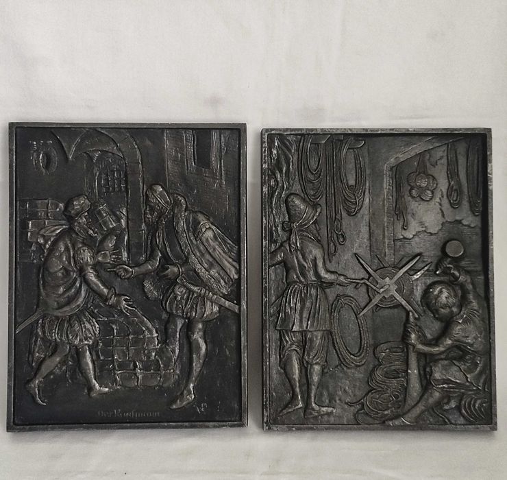 Две стари стенни пана ляти от метал релефни