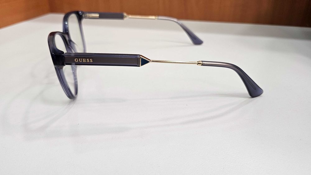 Рамка за очила Guess