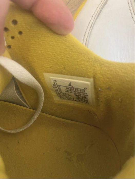 Jordan 4 vivid sulfur