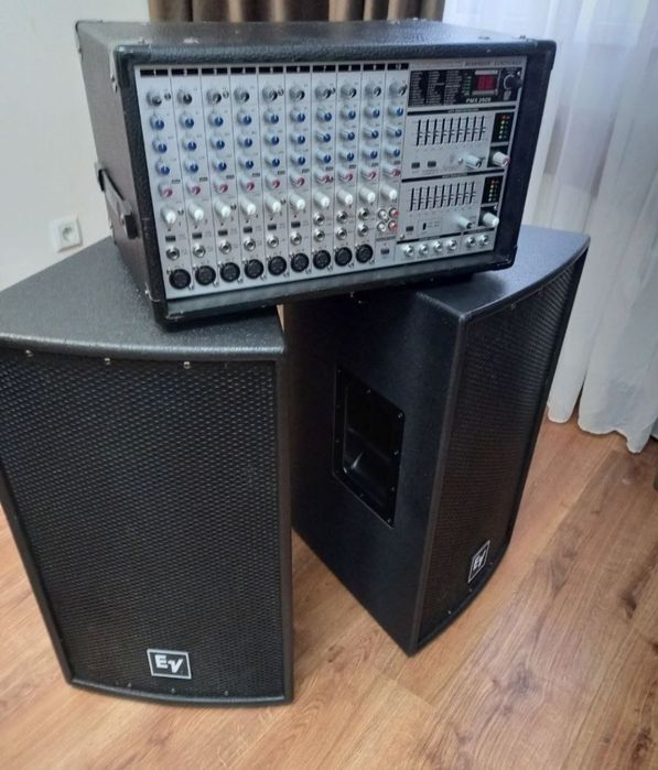 Комплект микшер Behringer Pmp 2000 и колонки 12 дюймов.