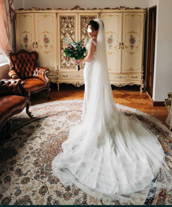 Rochie de mireasa sirena cu trena lunga