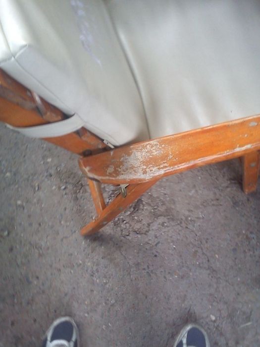 Masa si patru sezlonguri