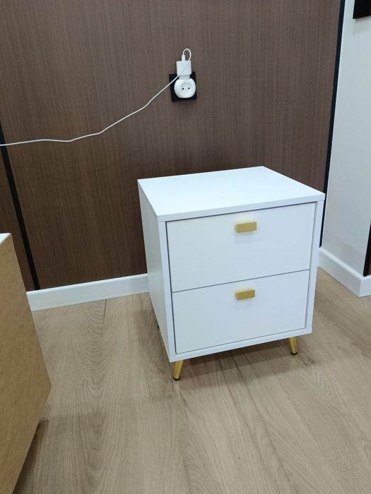 Тумбочка для спальной