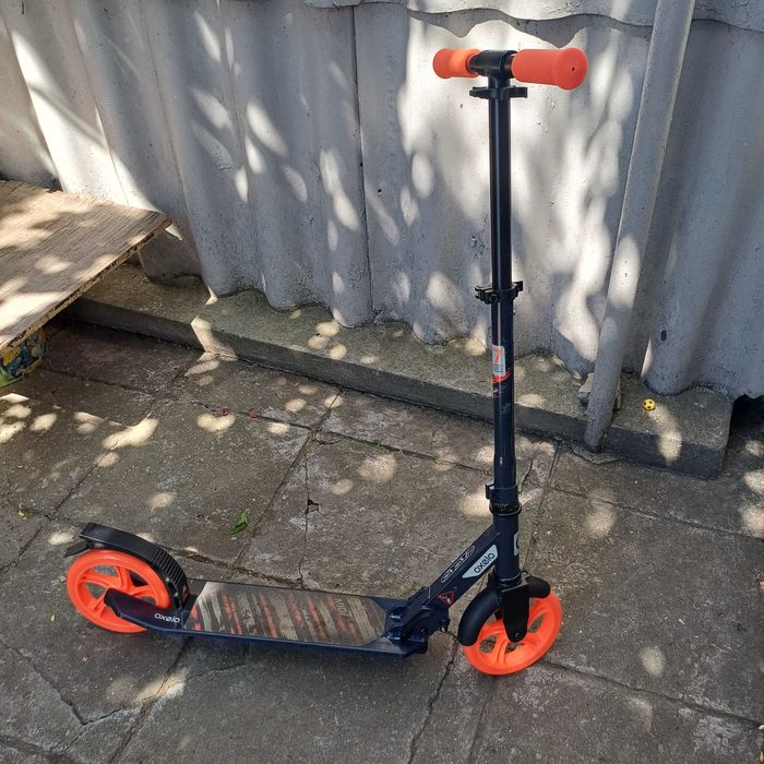 Vând trotineta OXELO  MID 7