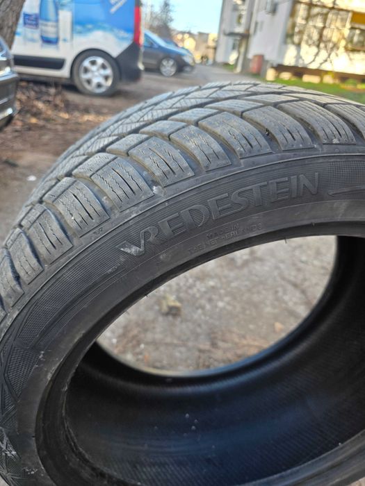 Гуми VREDESTEIN 275 40 19 2бр