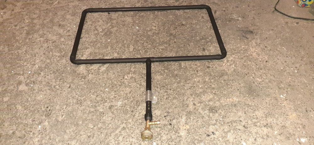 Изработвам горелки за газово барбекю.