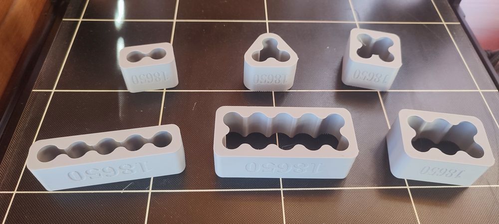 Холдери за батерии 18650