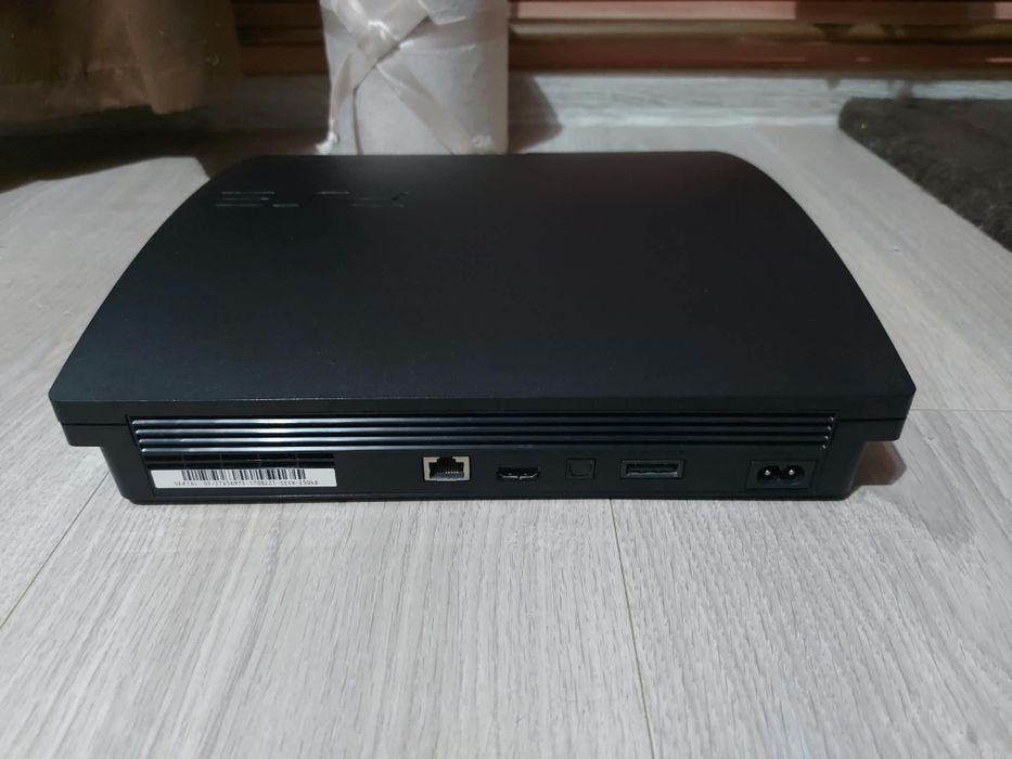 Playstation 3 slim model CECH-2504B pentru piese