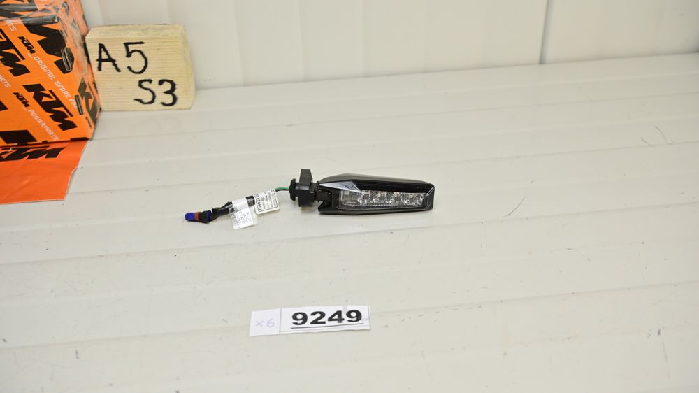 KTM 1390 Super Adventure S / Super Duke R / EVO Semnalizare fata