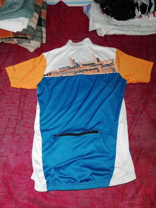 Продавам 2 броя нови Вело-тениски - размер М