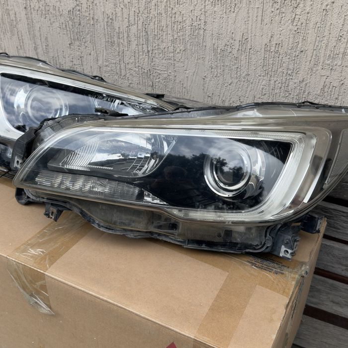 Блок фары Subaru Outback