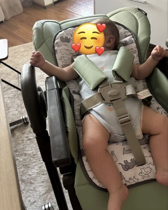 Продаётся стульчик-шезлонг для кормления