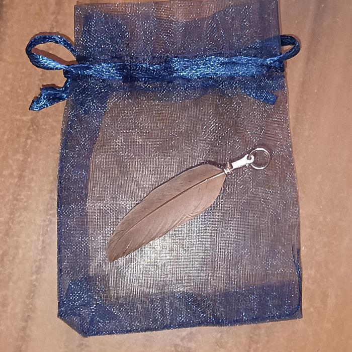 Подвеска из пера