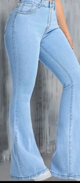 Чернобурки и светло голубые клёши