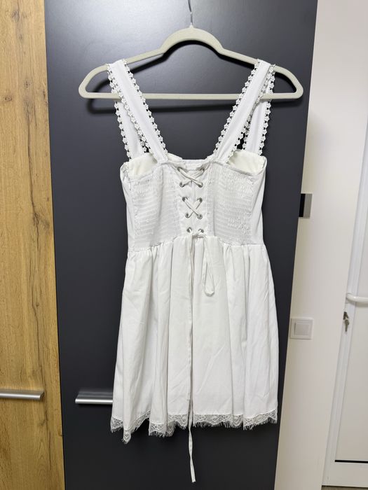 Нова рокля, само пробвана