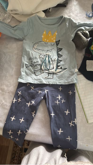 Отдам даром детские вещи