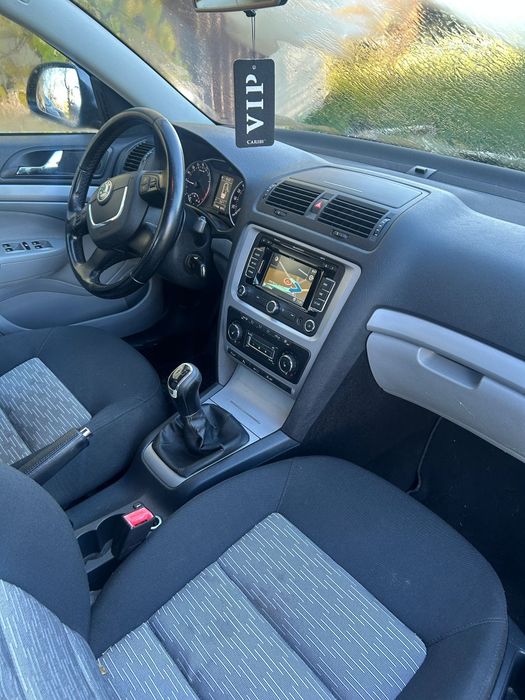 SKODA Octavia 2012 — imagine 4