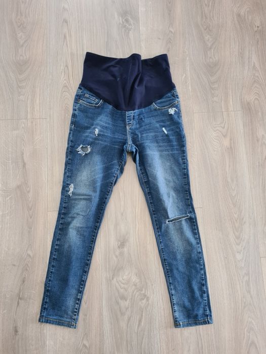 Blugi pentru femei însărcinate