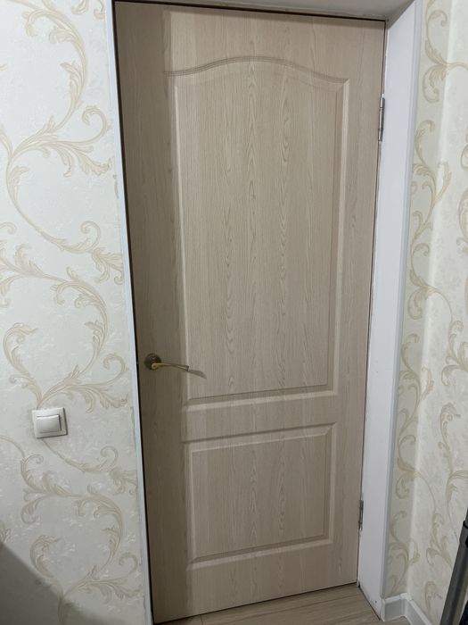 Продается двери межкомнатные б/у 6 шт