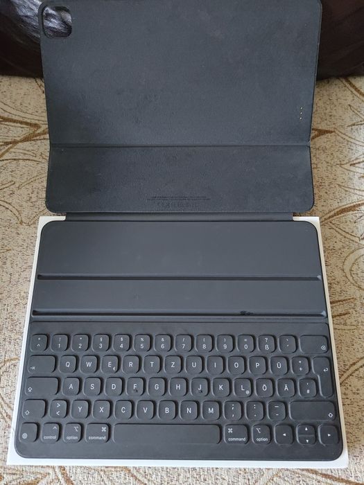 Apple Smart Keyboard Folio