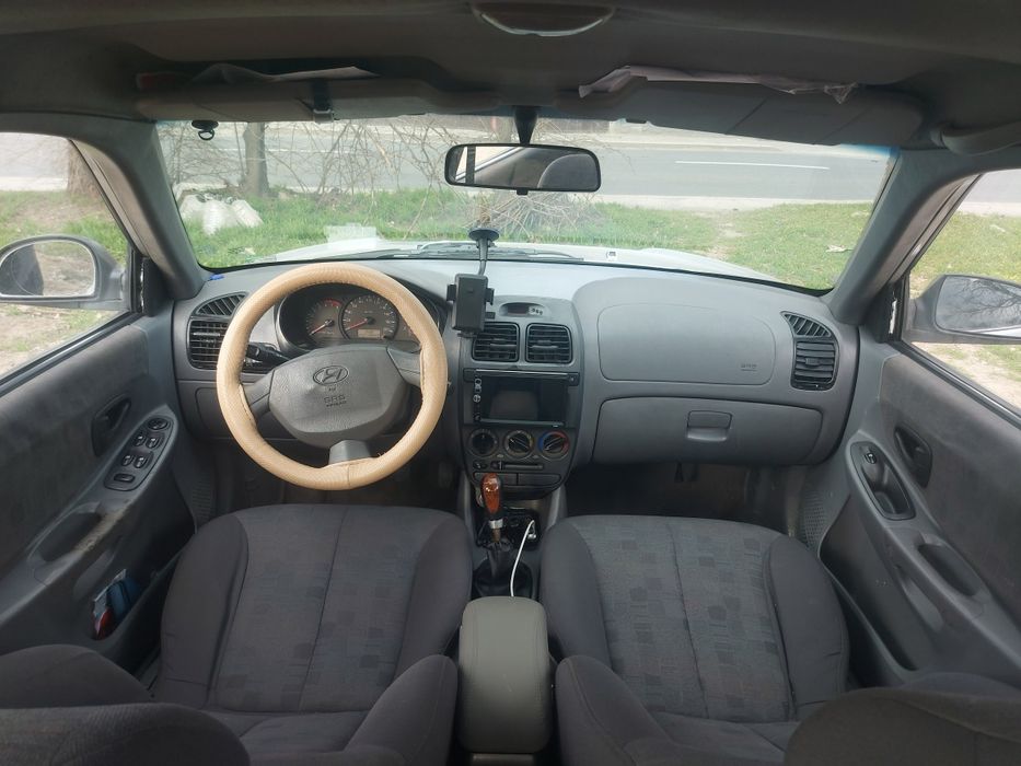 HYUNDAI Accent 2005 — imagine 5