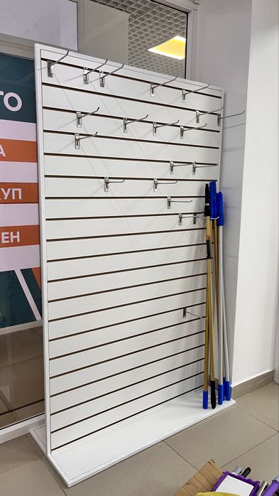 Продам стеллаж с крючками