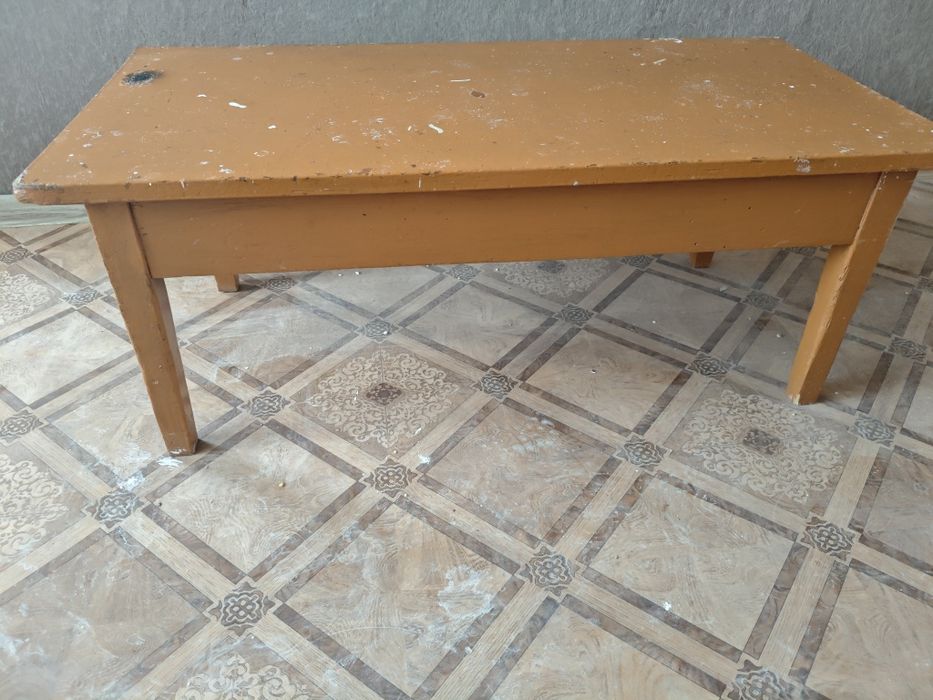 Продаю столик дёшево
