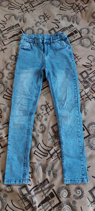 Джинсы 146 р на девочку