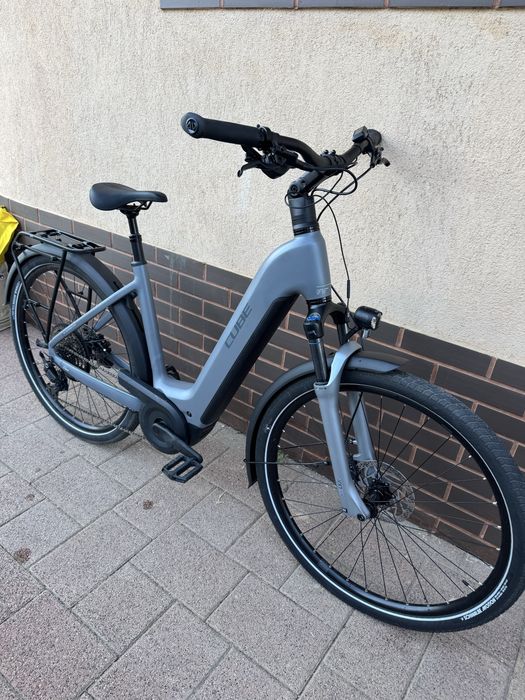 Cube Touring 800wh