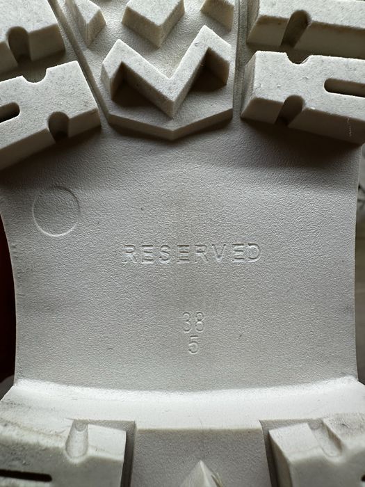 Продават се женски зимни ботуши/обувки RESERVED 38 номер EU