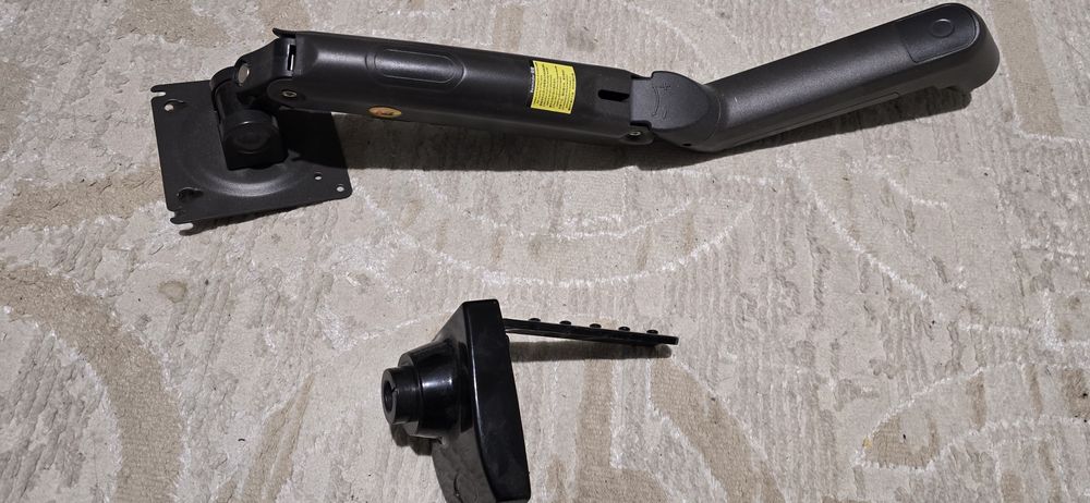 Продам кронштейн