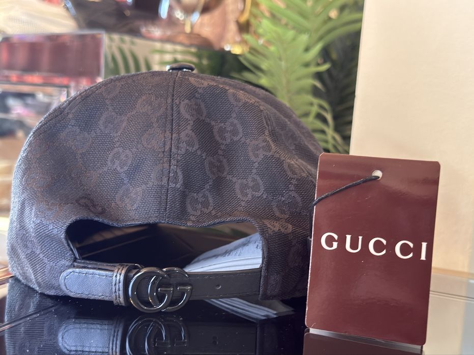 Sapca Gucci model deosebit cu detalii piele