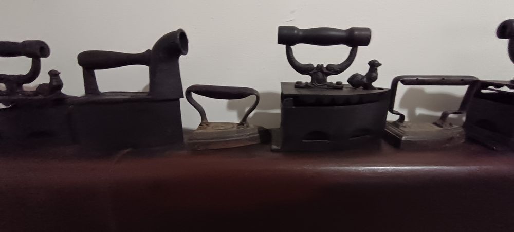 Fier vintage vechi de călcat