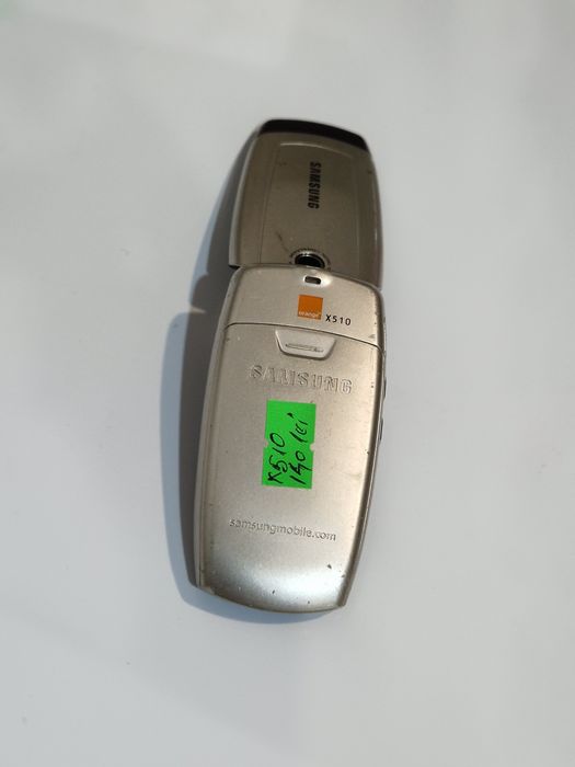Telefon Samsung cu clapeta cu încărcător original