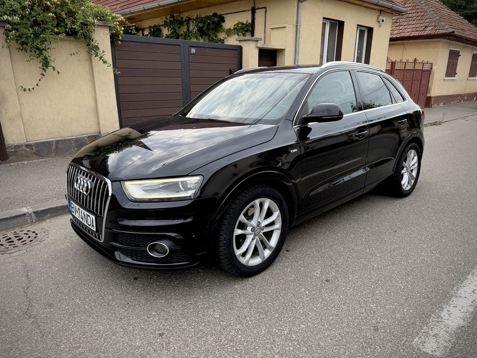 Audi Q3 S-line full panoramic / Automat