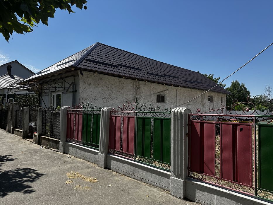 Reparatii acoperisuri montaj tigla metalica dulgherie hidroizolatii