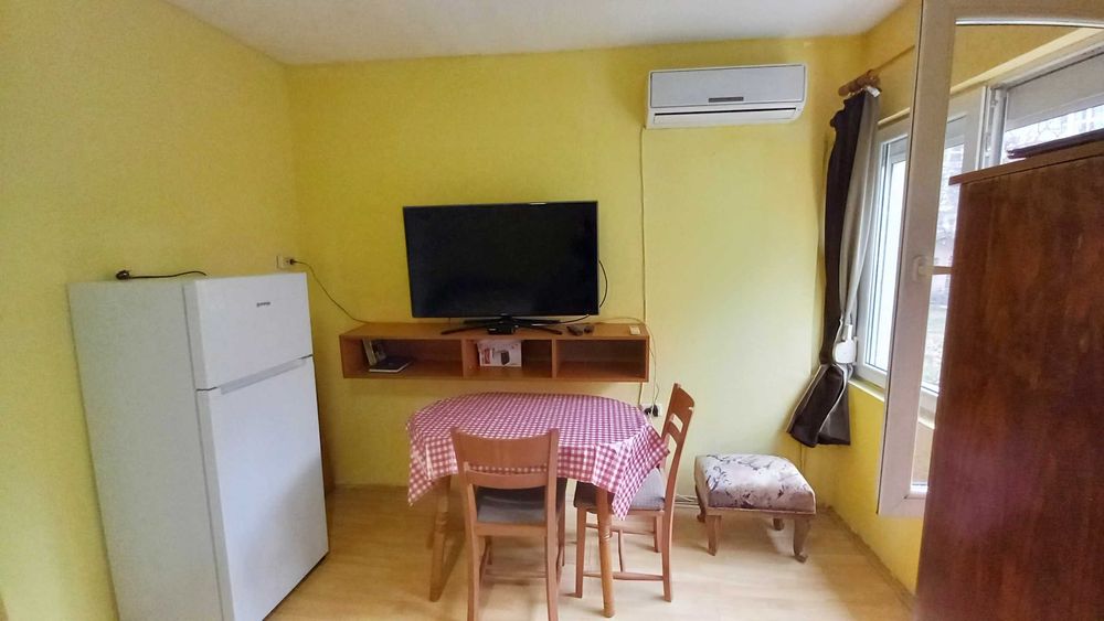 Дава се под наем Едностаен апартамент в София, Хладилника - 30 кв.м за 278.97 € - Снимка #1