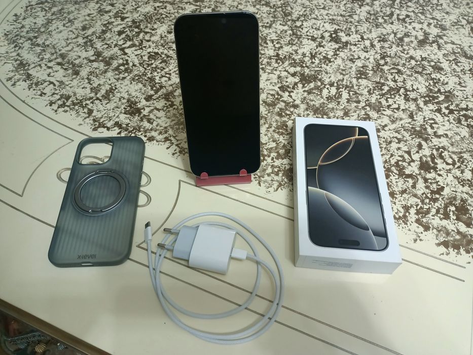 Продам Айфон 16 про макс 256