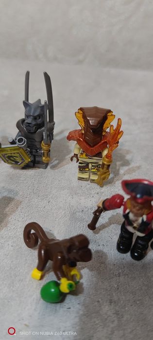 Фигурки Лего. Все за 6000